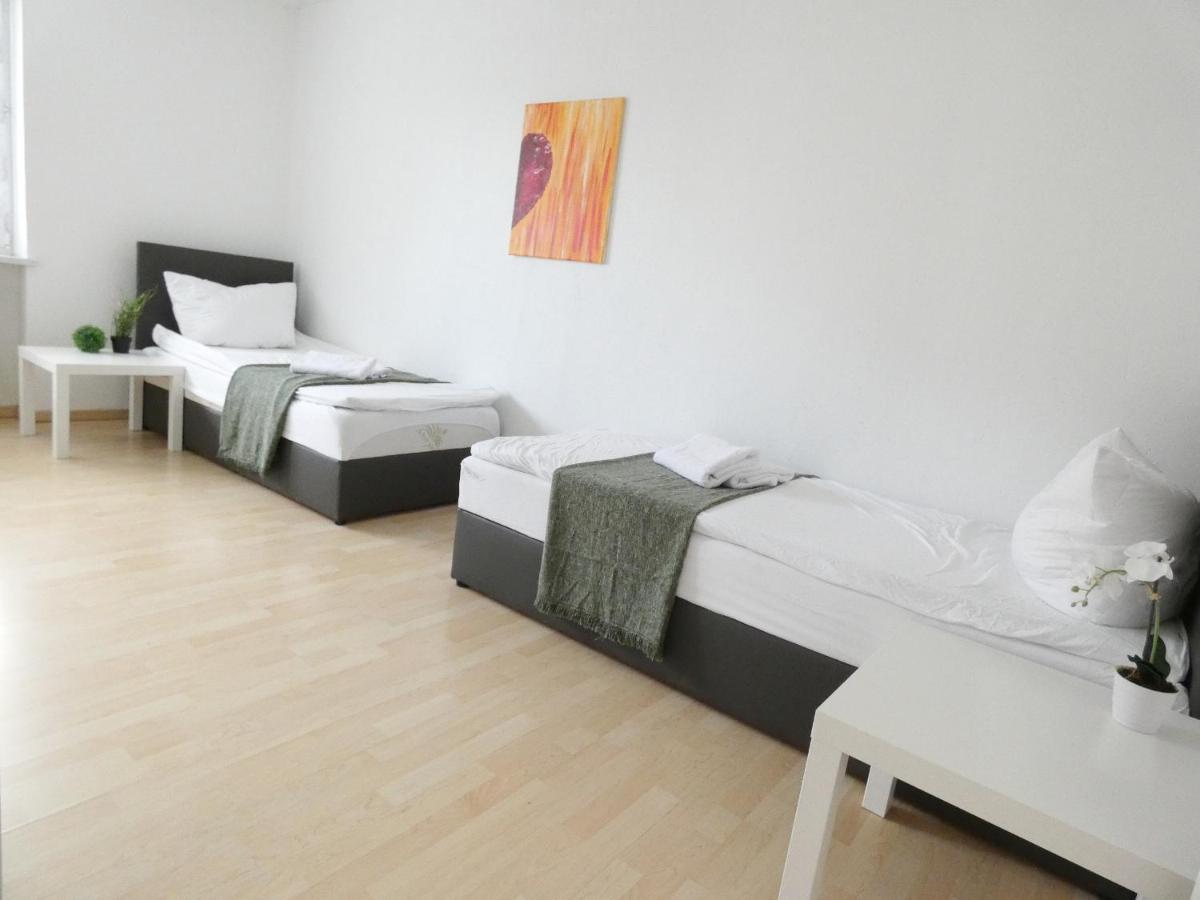 SUNNYHOME Monteurwohnungen und Apartments in Weiden Weiden in der Oberpfalz Exterior foto